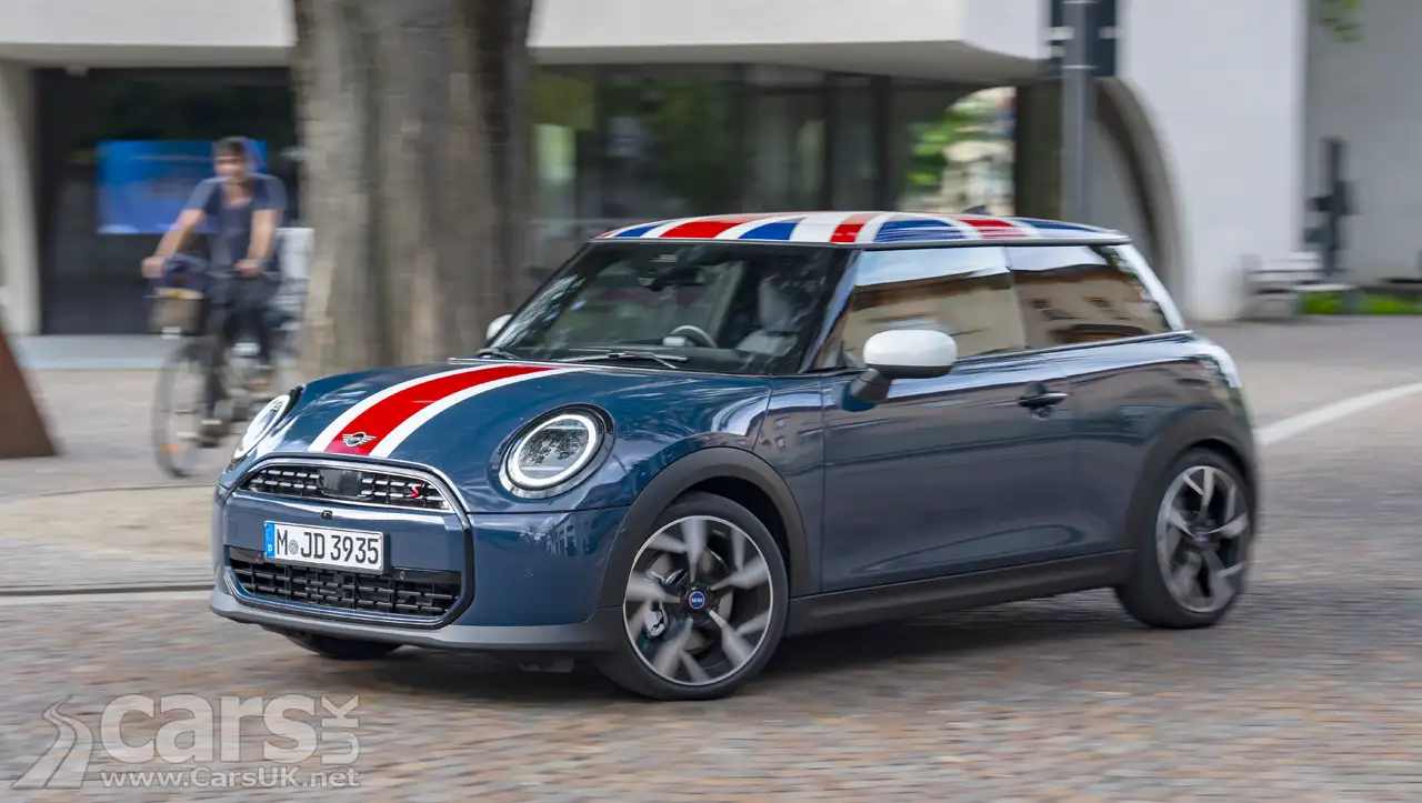 MINI Cooper Oxford Edition front view