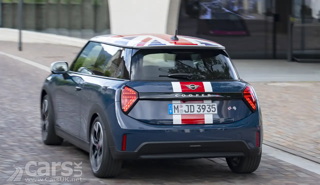MINI Cooper Oxford Edition rear view